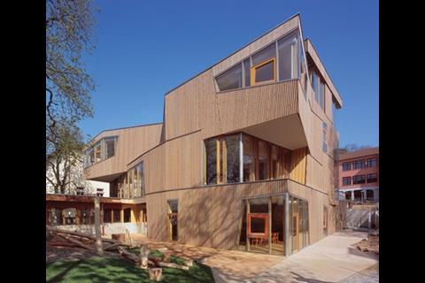 For the new Rudolf Steiner school in Stuttgart, Aldinger & Aldinger came up with an organic, timber-clad building